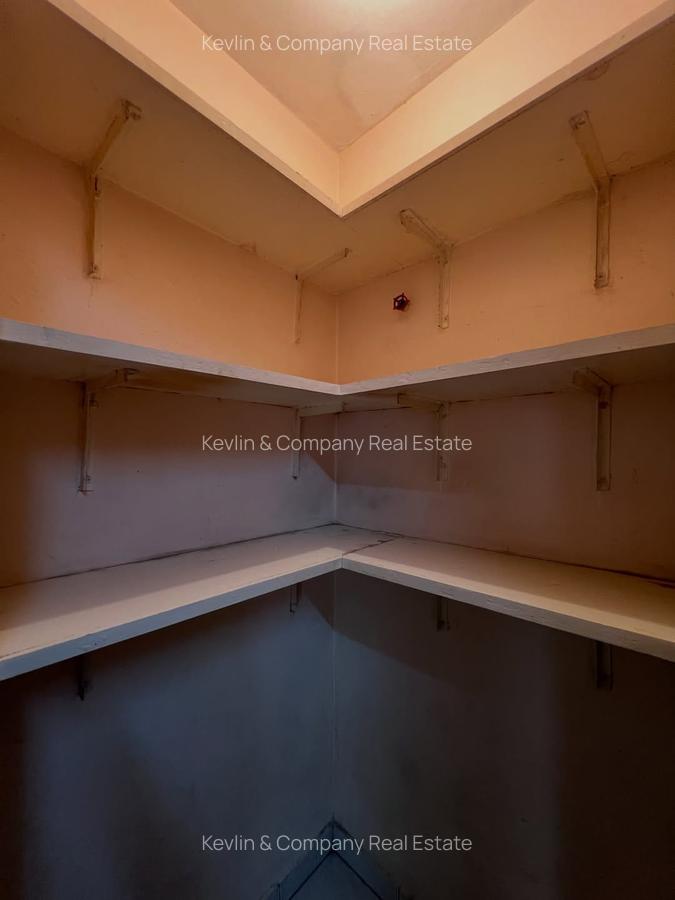 3 Bed Apartment with Swimming Pool in Kilimani - 5