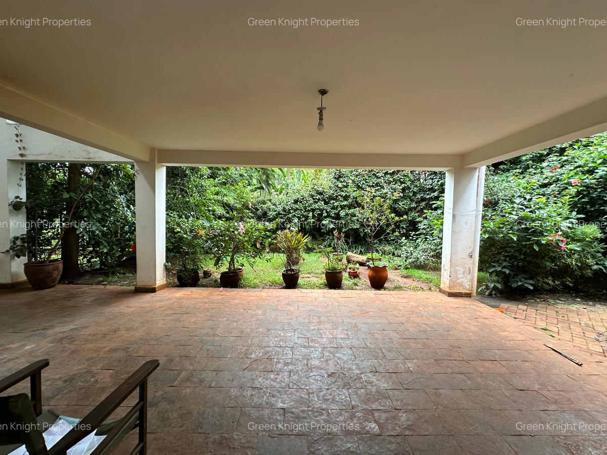 4 Bed Townhouse with En Suite in Lavington - 6