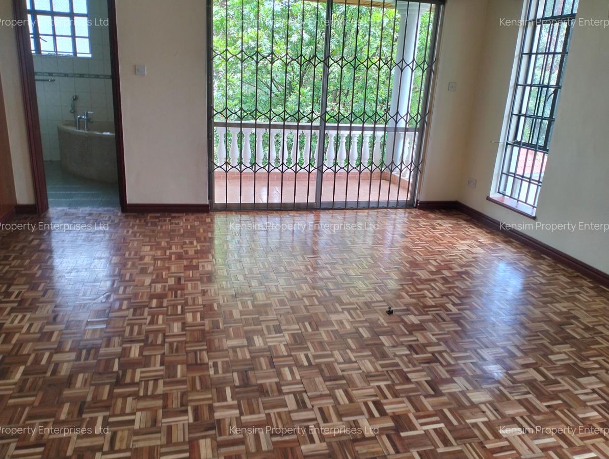 4 Bed Townhouse with En Suite in Lavington - 16