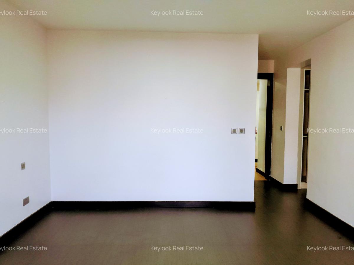 3 Bed Apartment with En Suite at Riverside Drive - 7