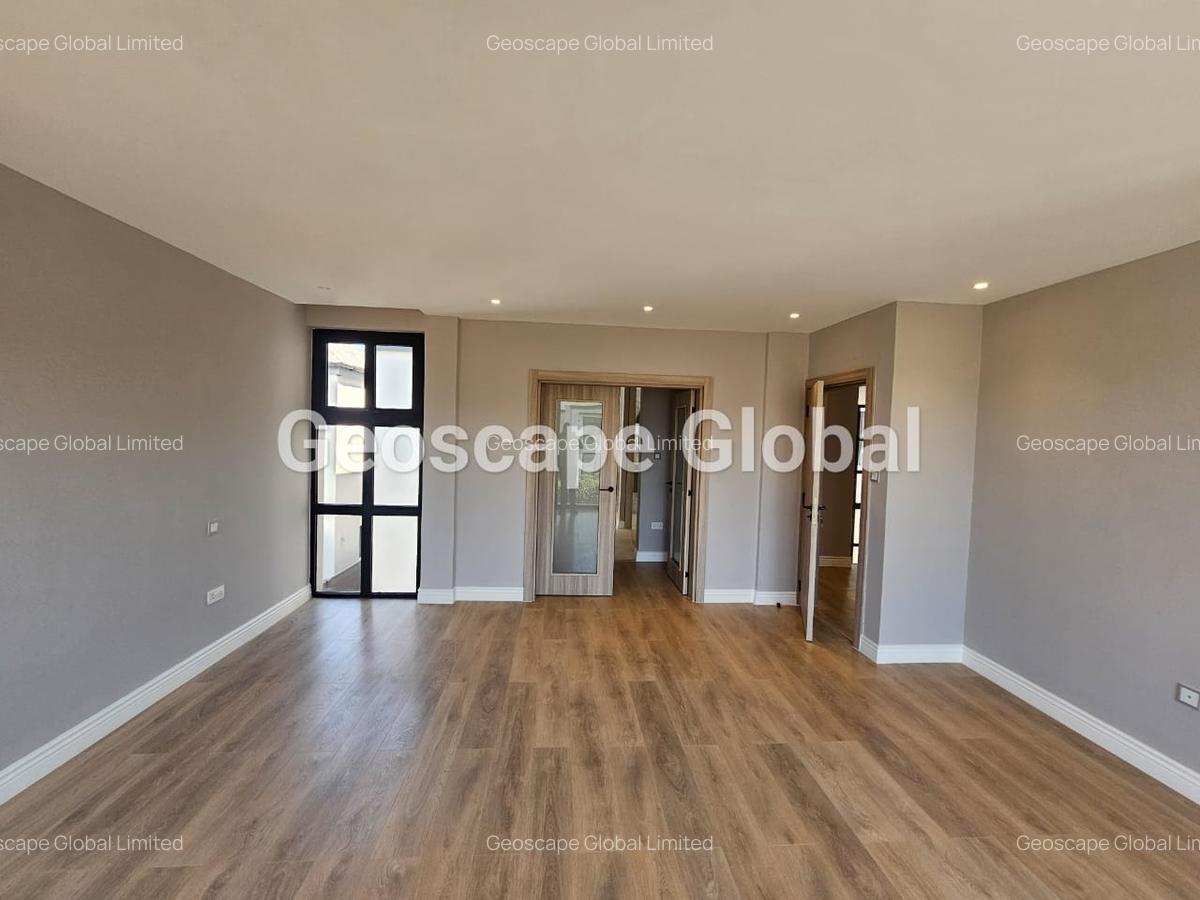 4 Bed House with En Suite in Runda - 4