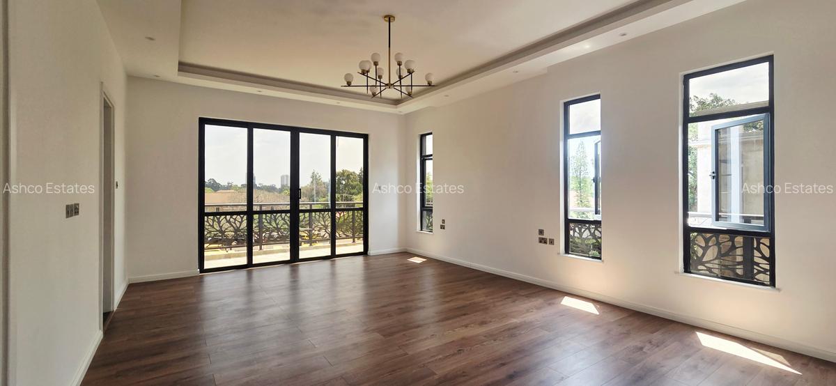 6 Bed Villa with En Suite in Lavington - 18