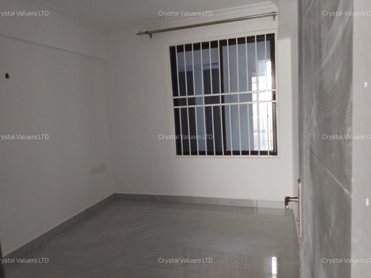 1 Bed Apartment with En Suite in Lavington - 5