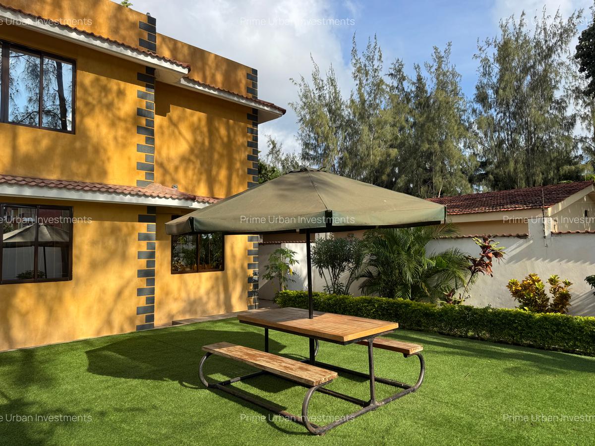 4 Bed Townhouse with En Suite in Vipingo - 1