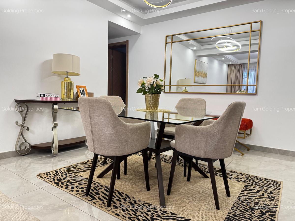 3 Bed Apartment with En Suite in Riverside - 2