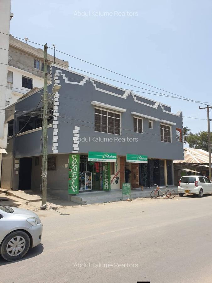 10 Bed House with Borehole at Bamburi - 1