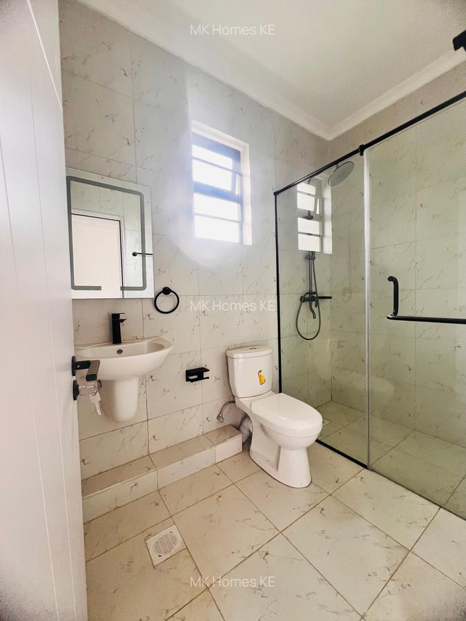 4 Bed House with En Suite at Membley - 19