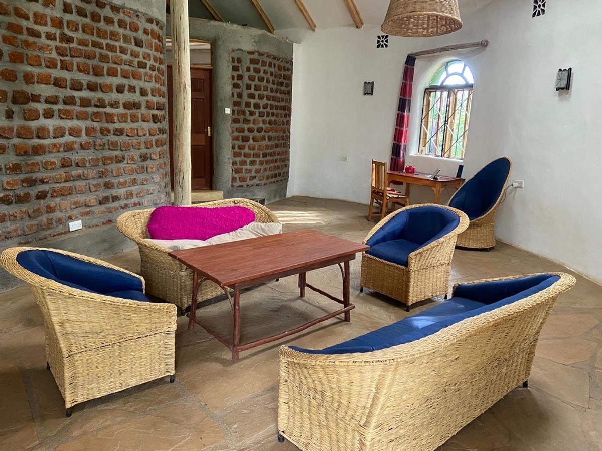 3 Bed House with En Suite at Maasai Lodge - 13