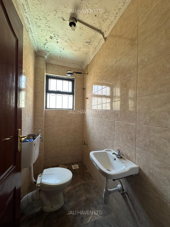 3 Bed Apartment with En Suite in Lavington - 14