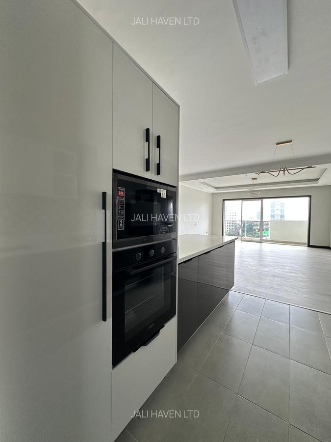 2 Bed Apartment with En Suite in Riverside - 9