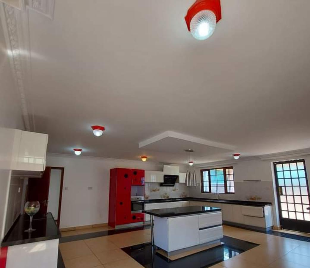 5 Bed Townhouse with En Suite in Runda - 6