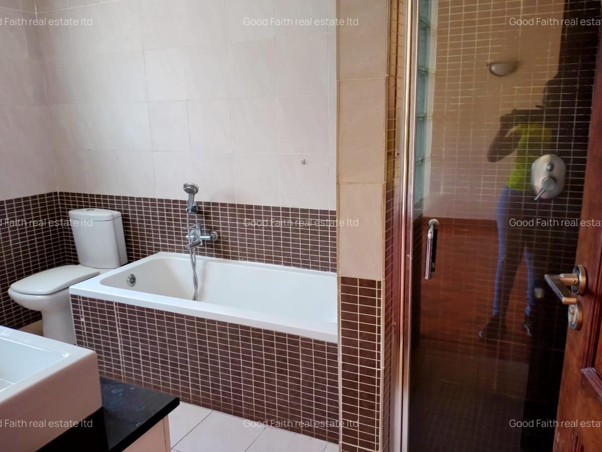 5 Bed Villa with En Suite in Runda - 15