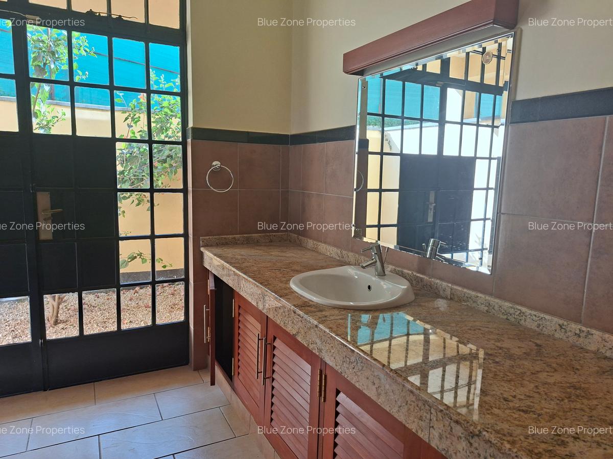 4 Bed House with En Suite at Off Benin Dr - 11