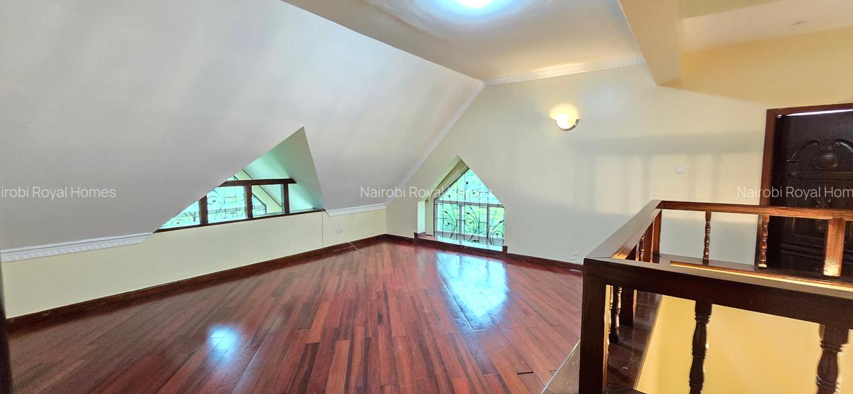 5 Bed Townhouse with En Suite at Lavington Green - 11