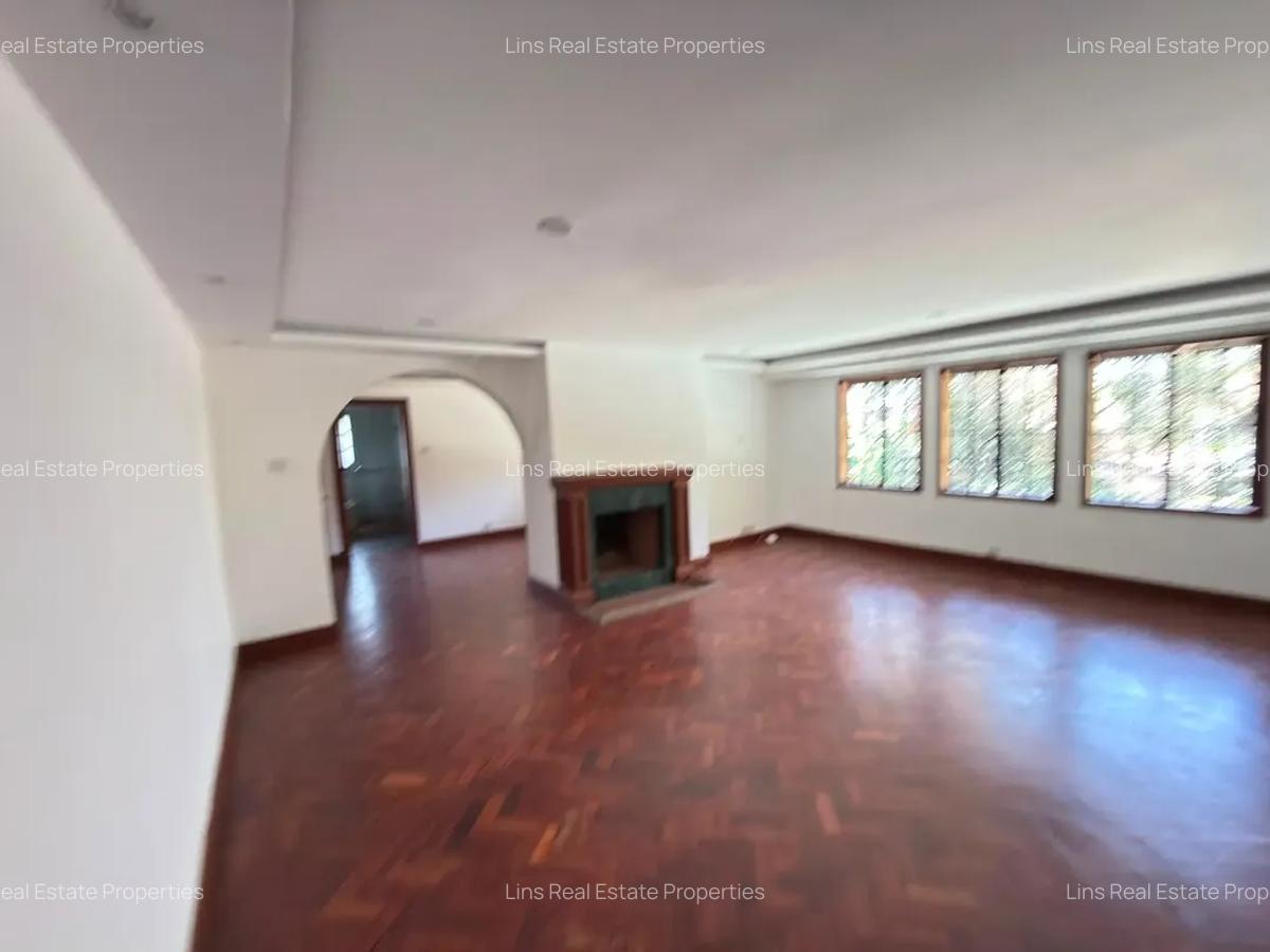 5 Bed Townhouse with En Suite in Runda - 10