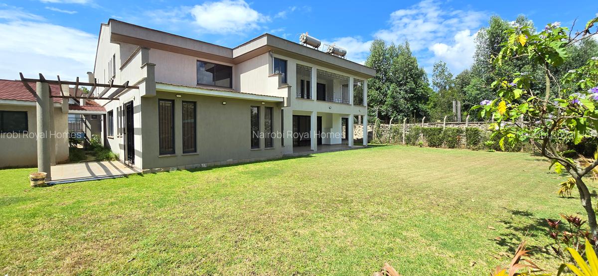 6 Bed Townhouse with En Suite at Lavington Green - 5