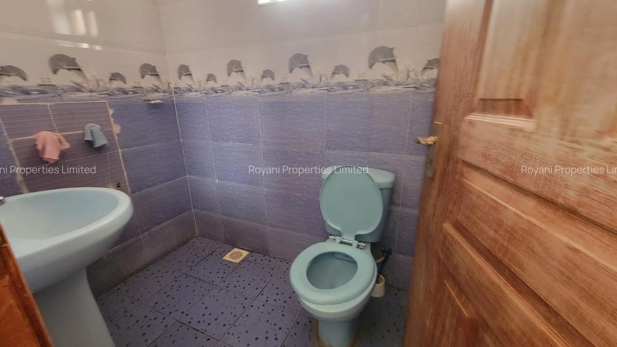 5 Bed House with En Suite in Kamakis - 8