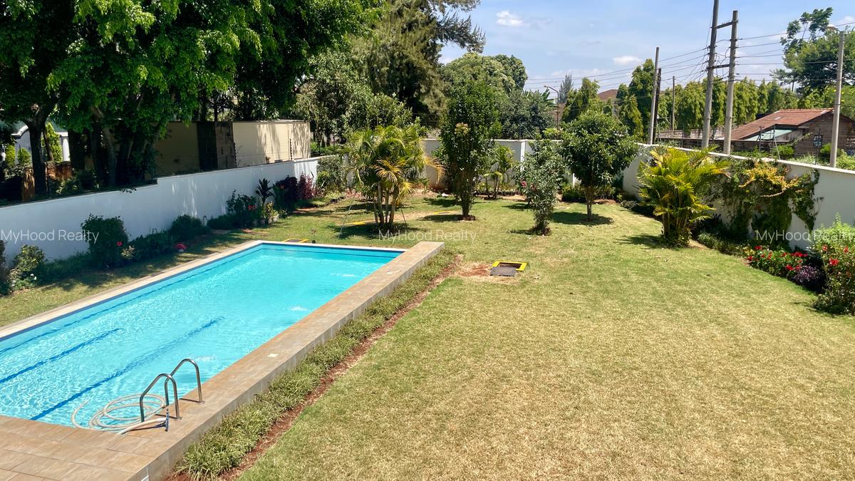 5 Bed House with En Suite in Runda - 4