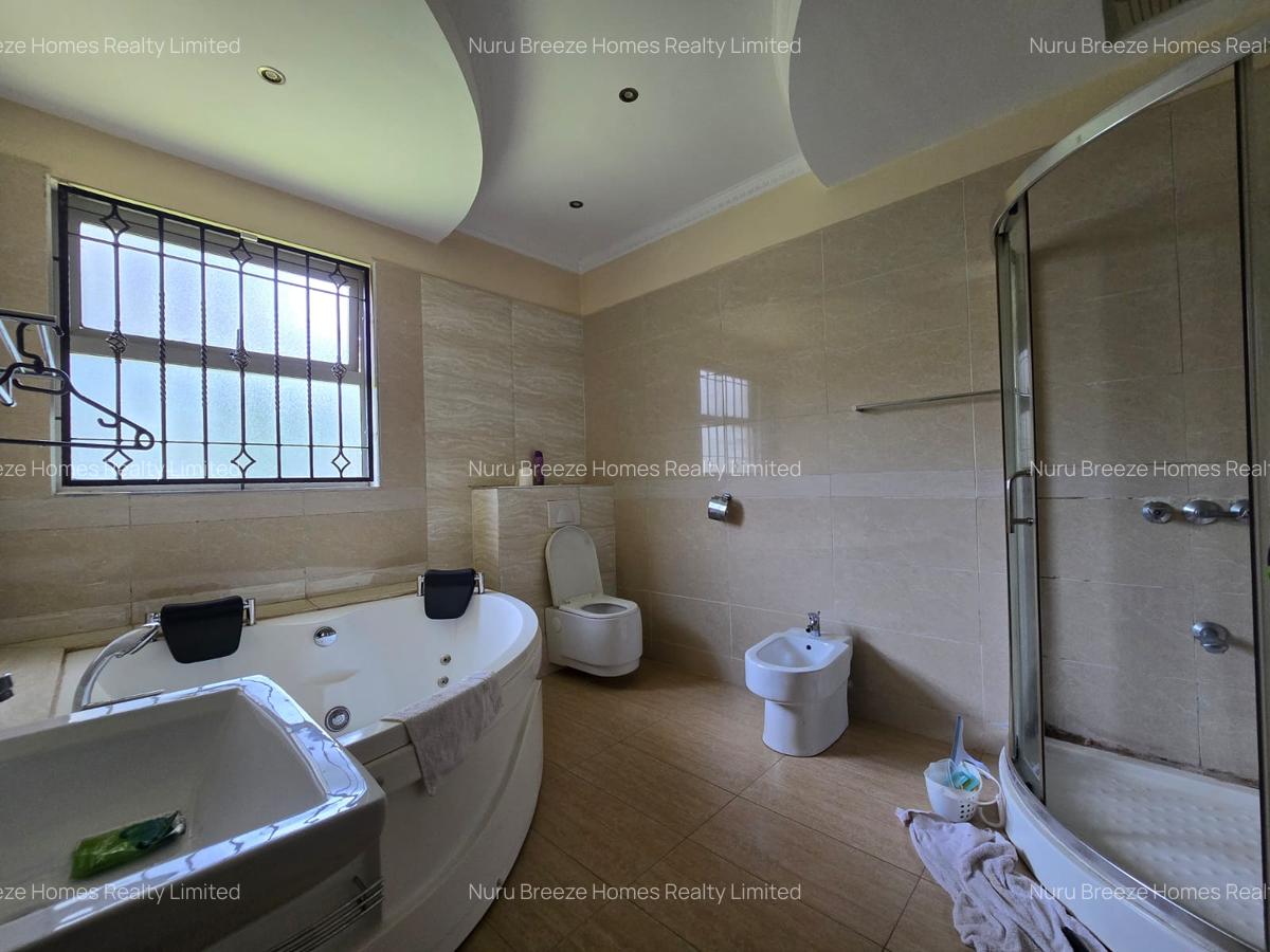 4 Bed House with En Suite in Runda - 7