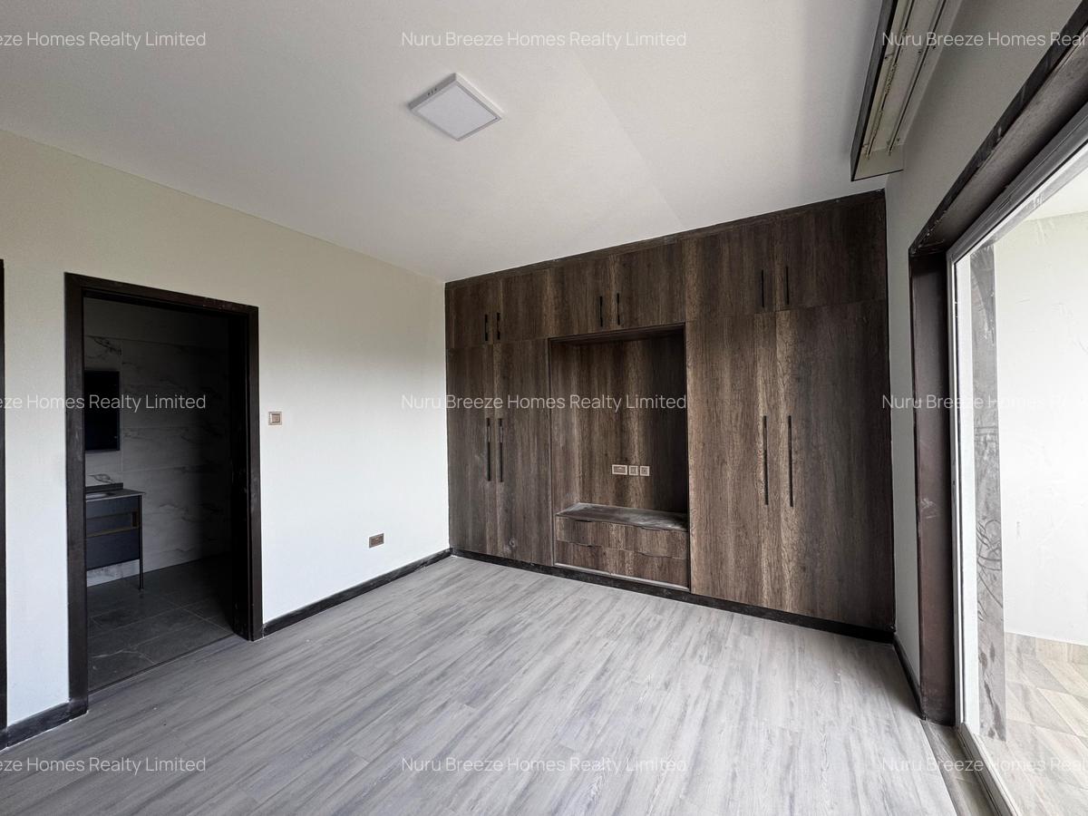 2 Bed Apartment with En Suite in Riverside - 12