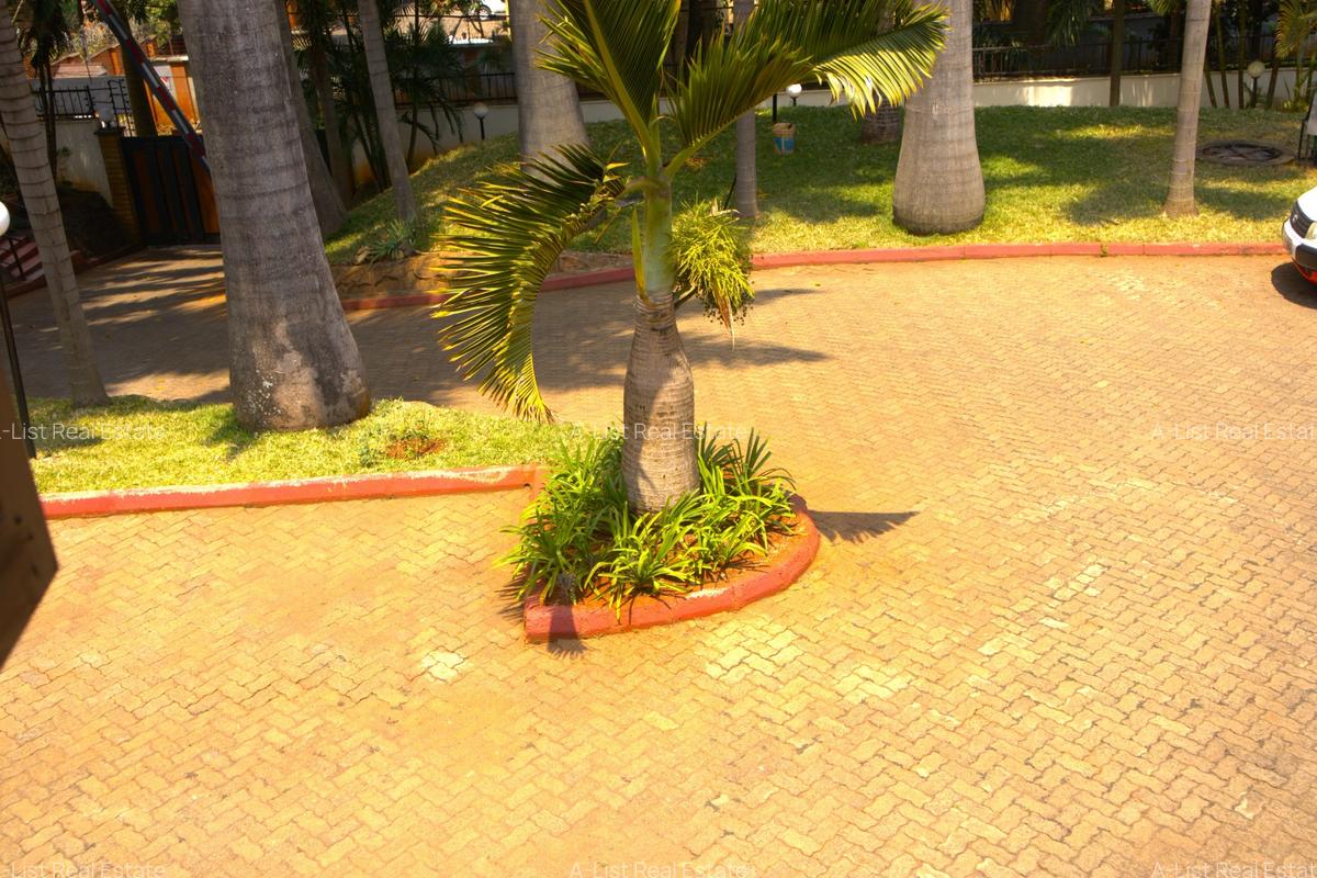 3 Bed House with En Suite at Hillview - 16