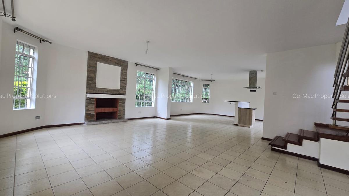 4 Bed House with En Suite in Spring Valley - 5