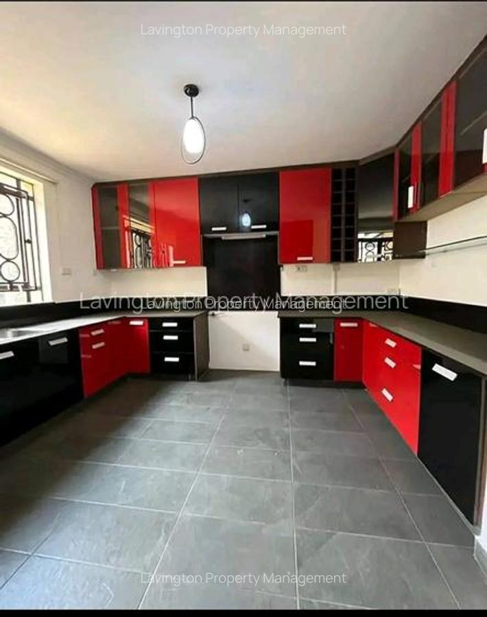 4 Bed Townhouse with En Suite at Lavington Green - 3