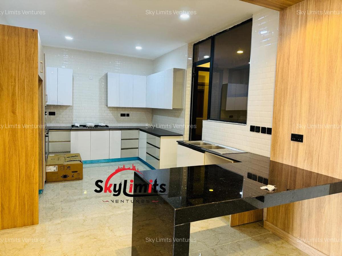 4 Bed Apartment with En Suite at Spring Valley - 7