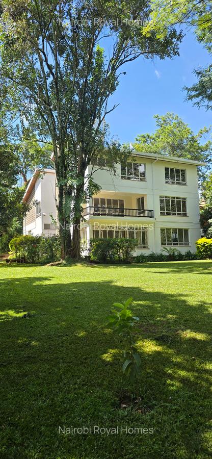 5 Bed House with En Suite at Un Crescent - 3