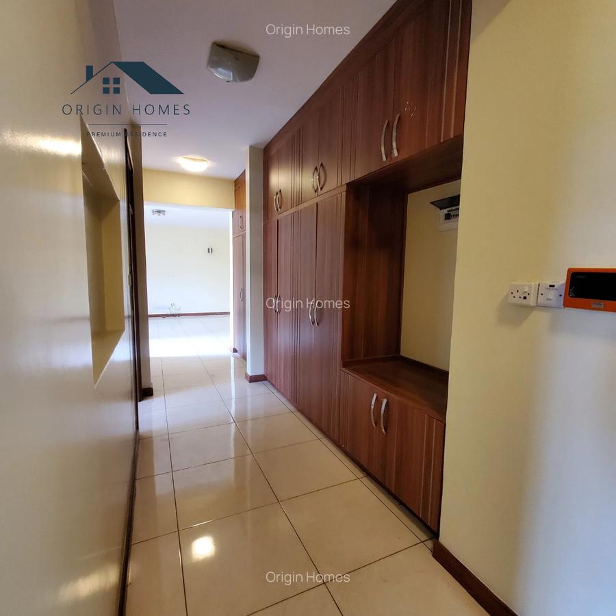 3 Bed Apartment with En Suite at Parklands - 12