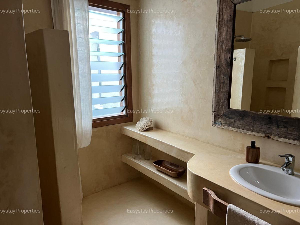 3 Bed Villa with Swimming Pool in Watamu - 9