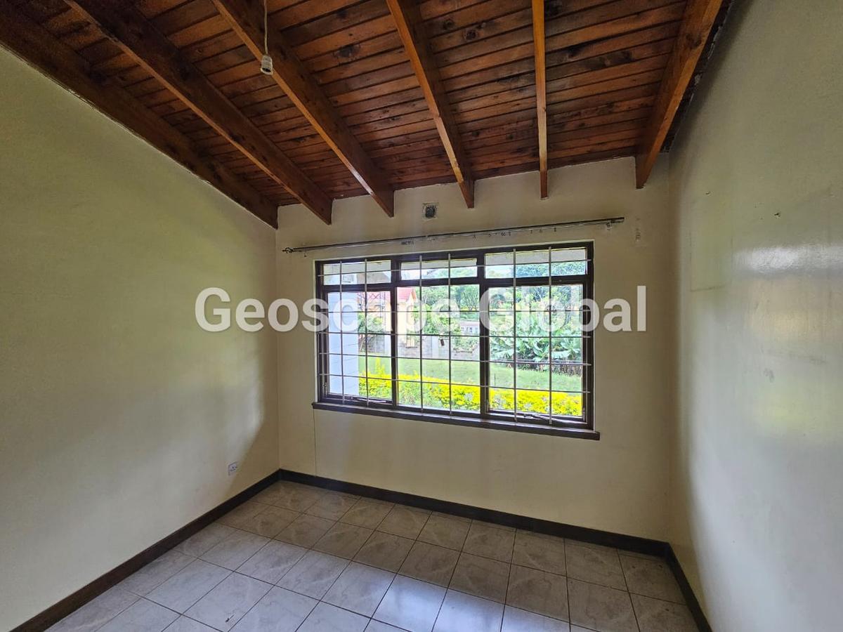 4 Bed House with En Suite in Runda - 16