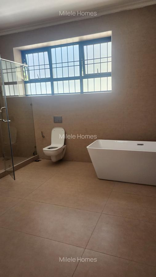 6 Bed Villa with En Suite at Loresho - 12