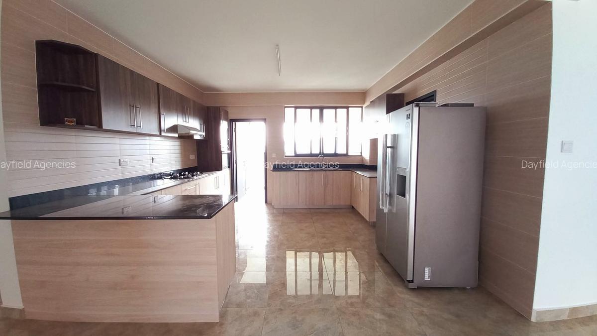 4 Bed Apartment with En Suite in General Mathenge - 3
