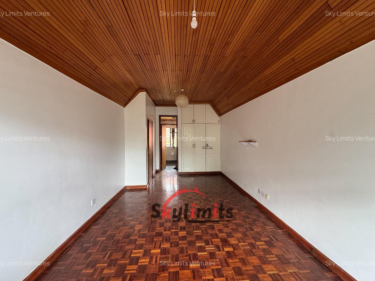 4 Bed Apartment with Swimming Pool in Kilimani - 15