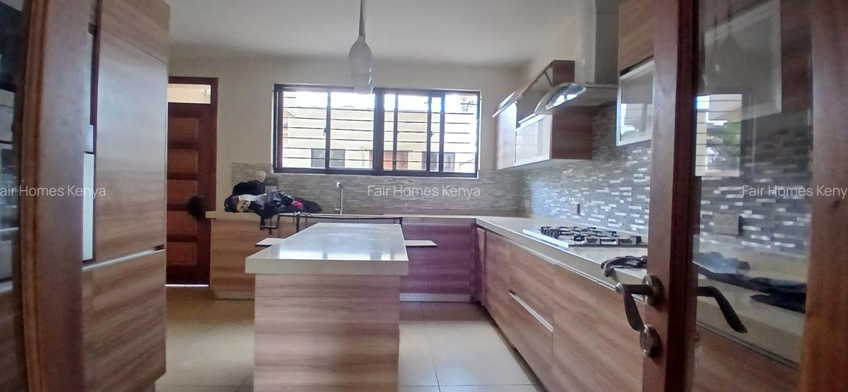 5 Bed Townhouse with En Suite at Lavington Green - 13