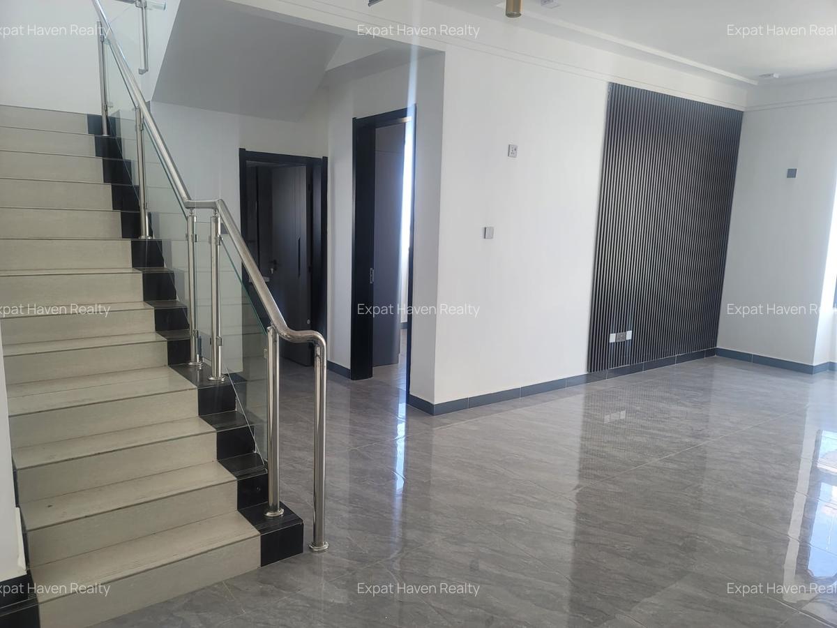 Serviced 4 Bed Apartment with En Suite at Valley Arcade - 1