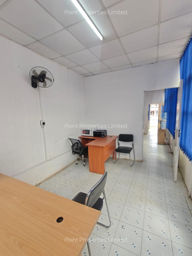 400 ft² Office with Service Charge Included in Westlands Area - 4