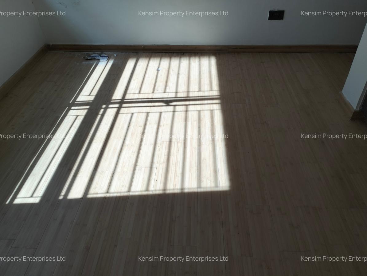 5 Bed Townhouse with En Suite in Lavington - 2