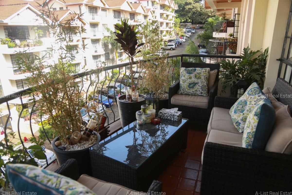 3 Bed Apartment with En Suite at Lavington - 1