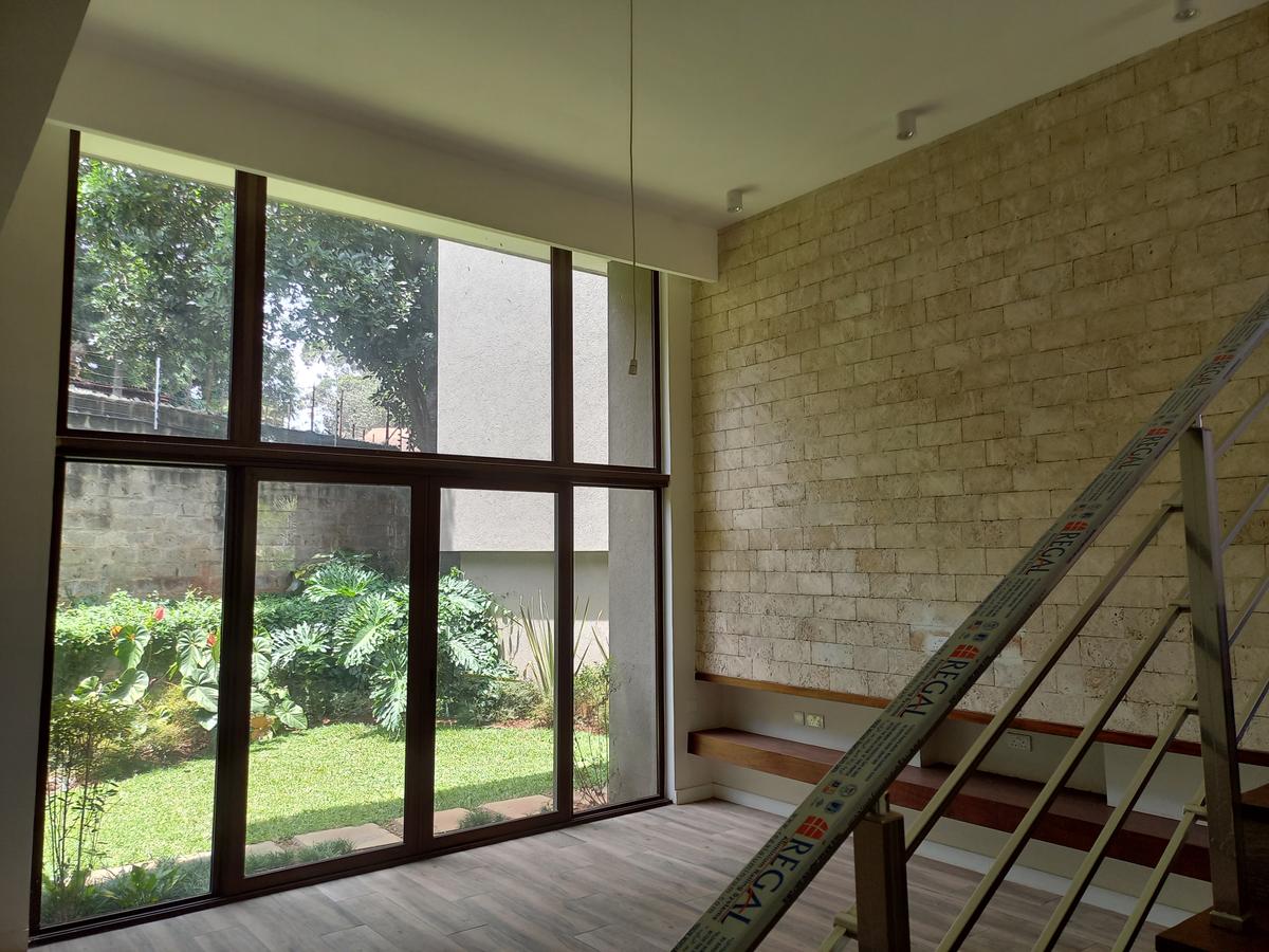 4 Bed Townhouse with En Suite in Lavington - 17