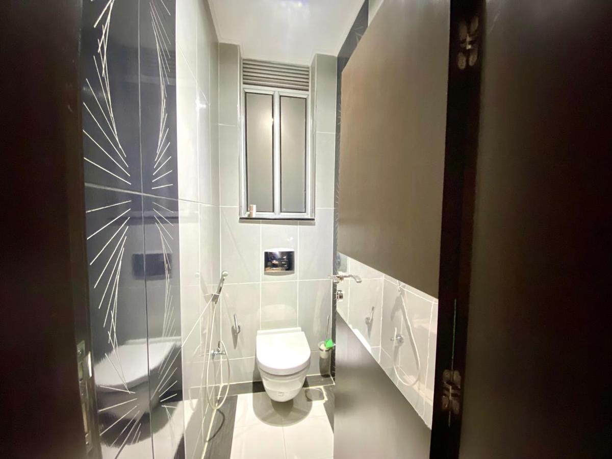 3 Bed Apartment with En Suite in Riverside - 17