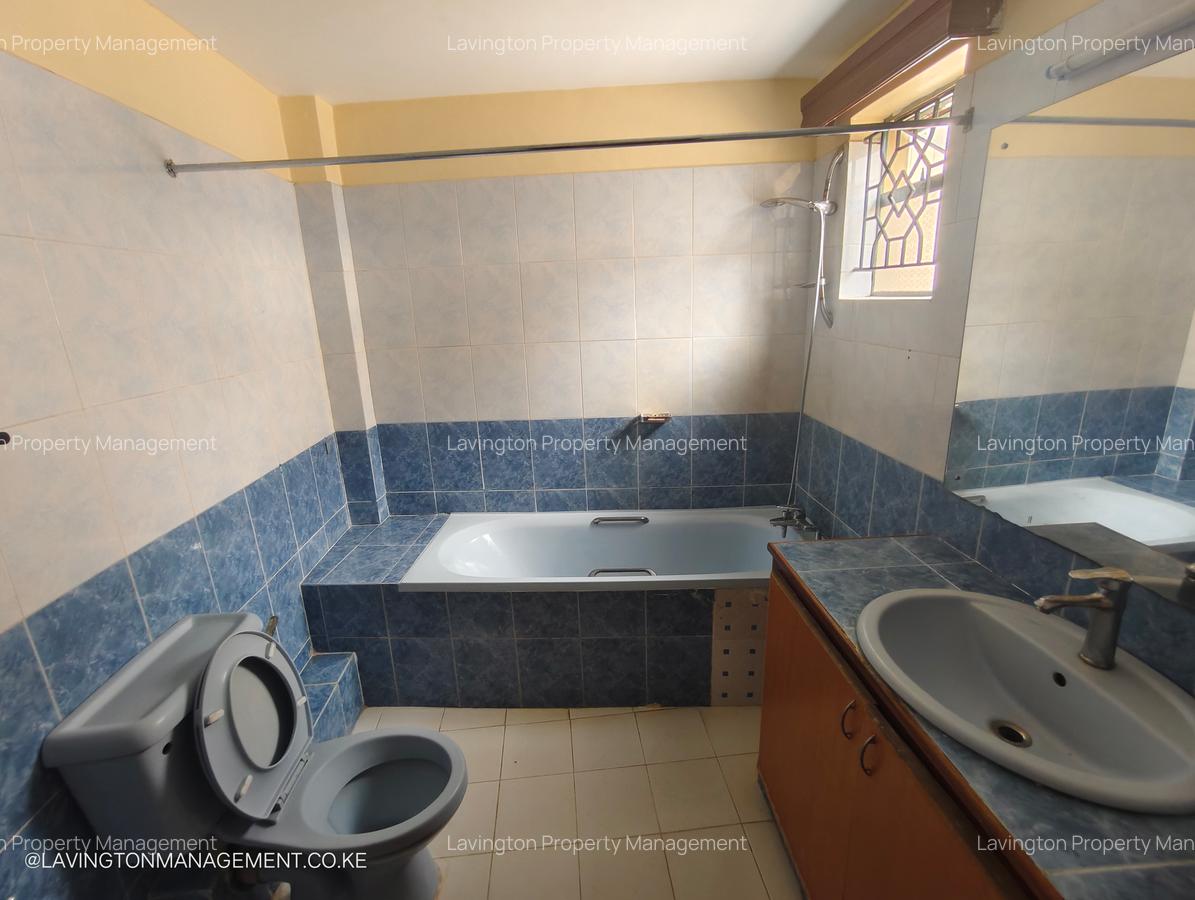 5 Bed Townhouse with En Suite at Lavington Green - 9