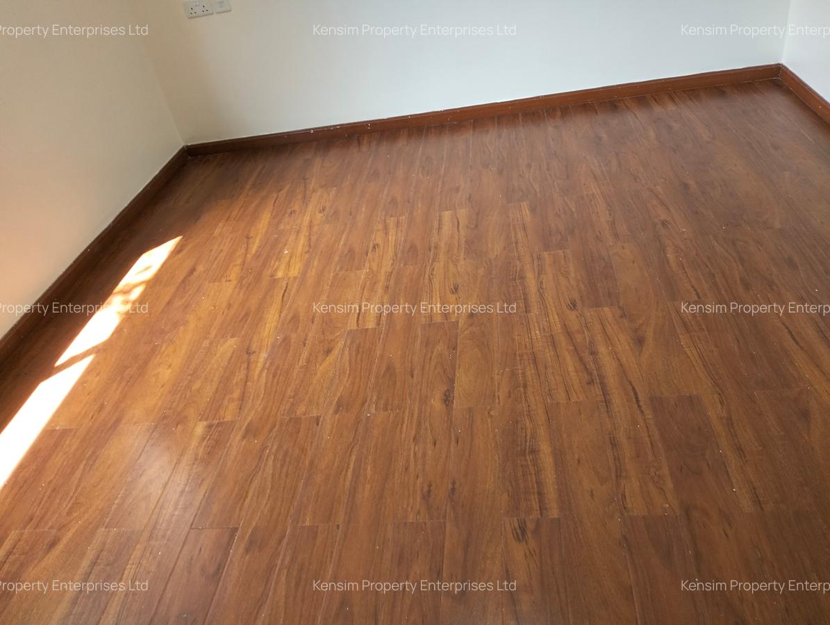 5 Bed Townhouse with En Suite in Lavington - 16