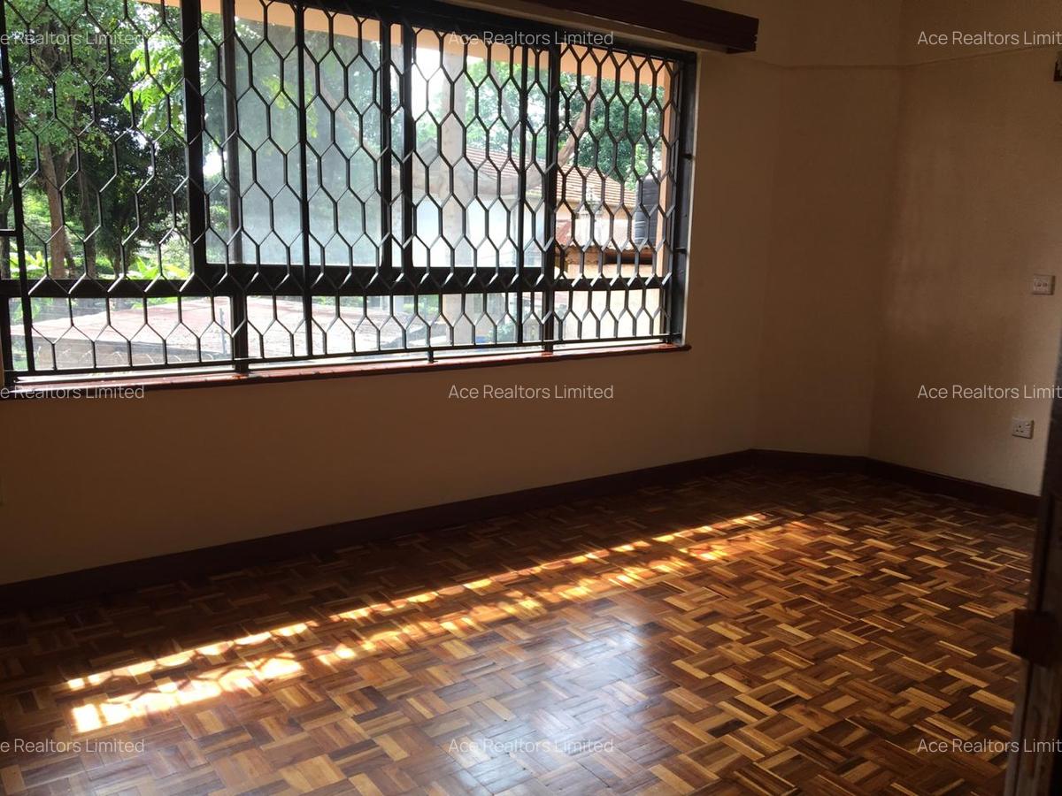 3 Bed Apartment with En Suite at Westlands - 9