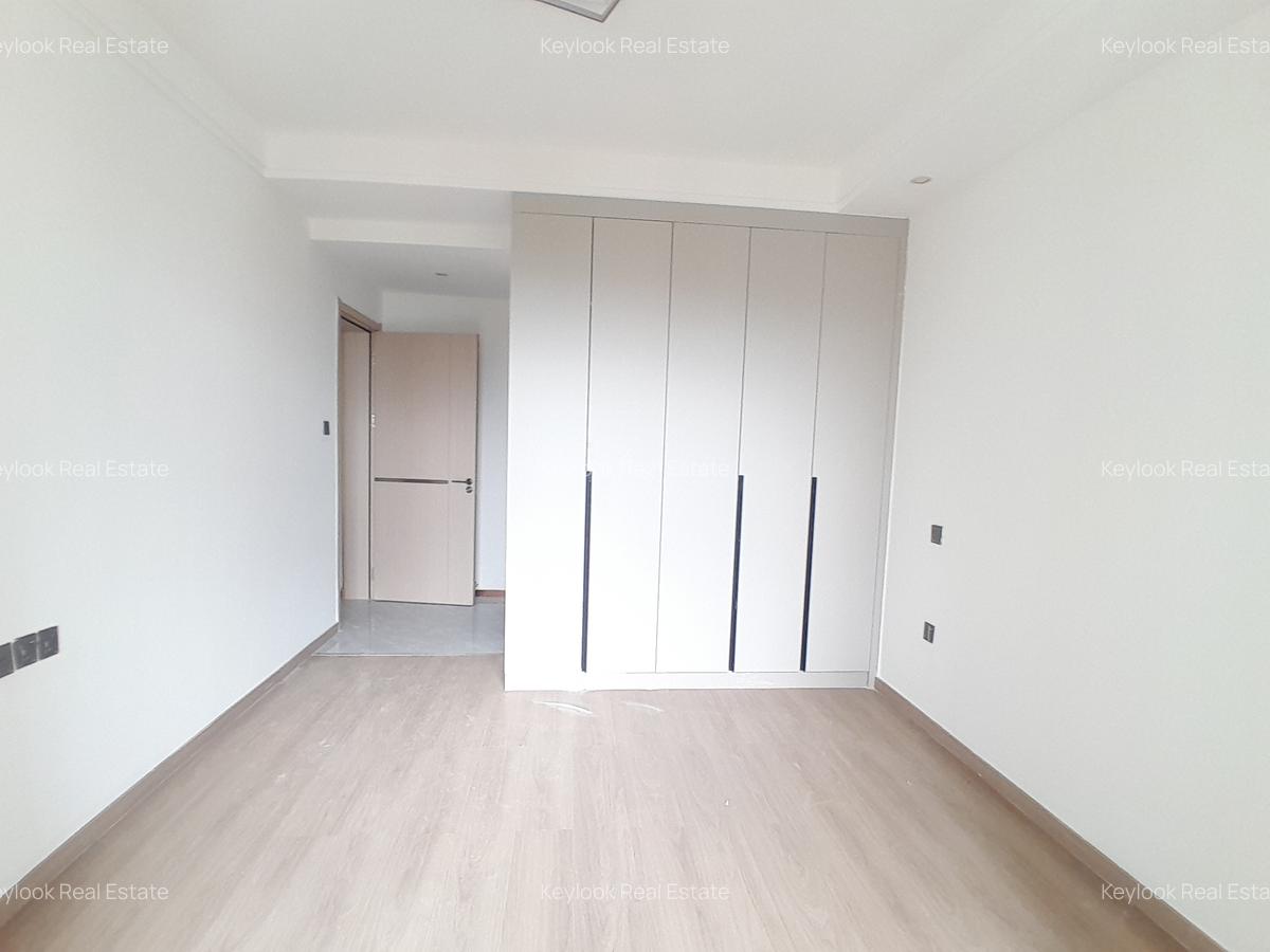 2 Bed Apartment with En Suite at Riverside Drive - 13