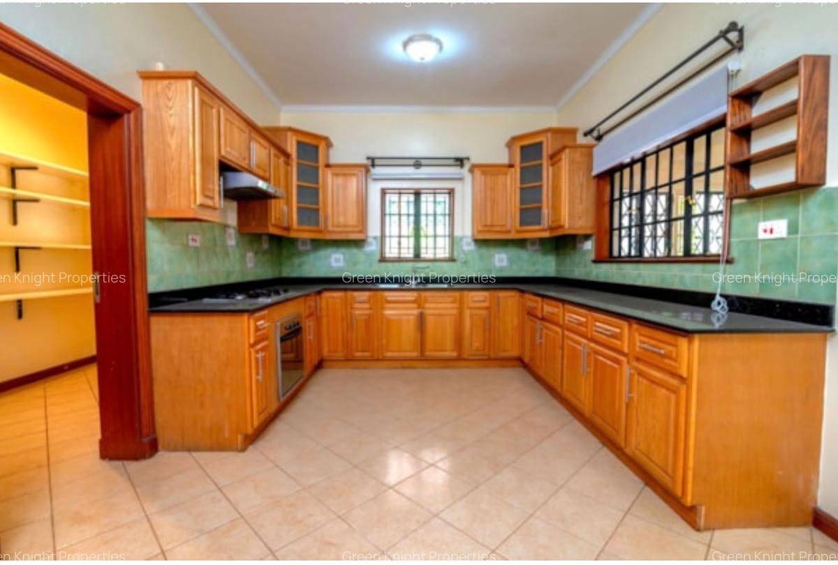 4 Bed House with En Suite in Karen - 10