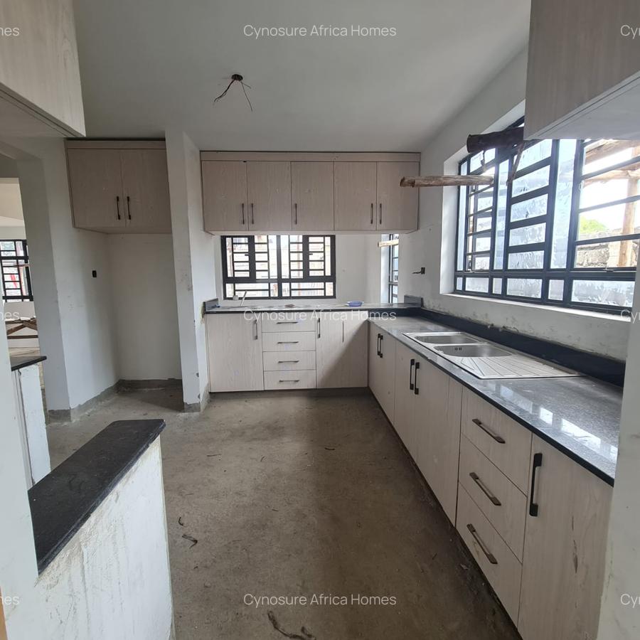 5 Bed Townhouse with En Suite at Gikambura - 9