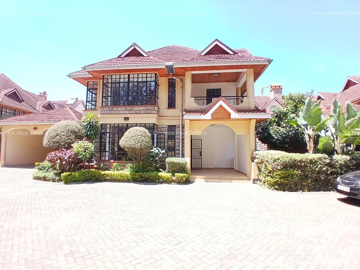 5 Bed Townhouse with En Suite at Lavington - 1