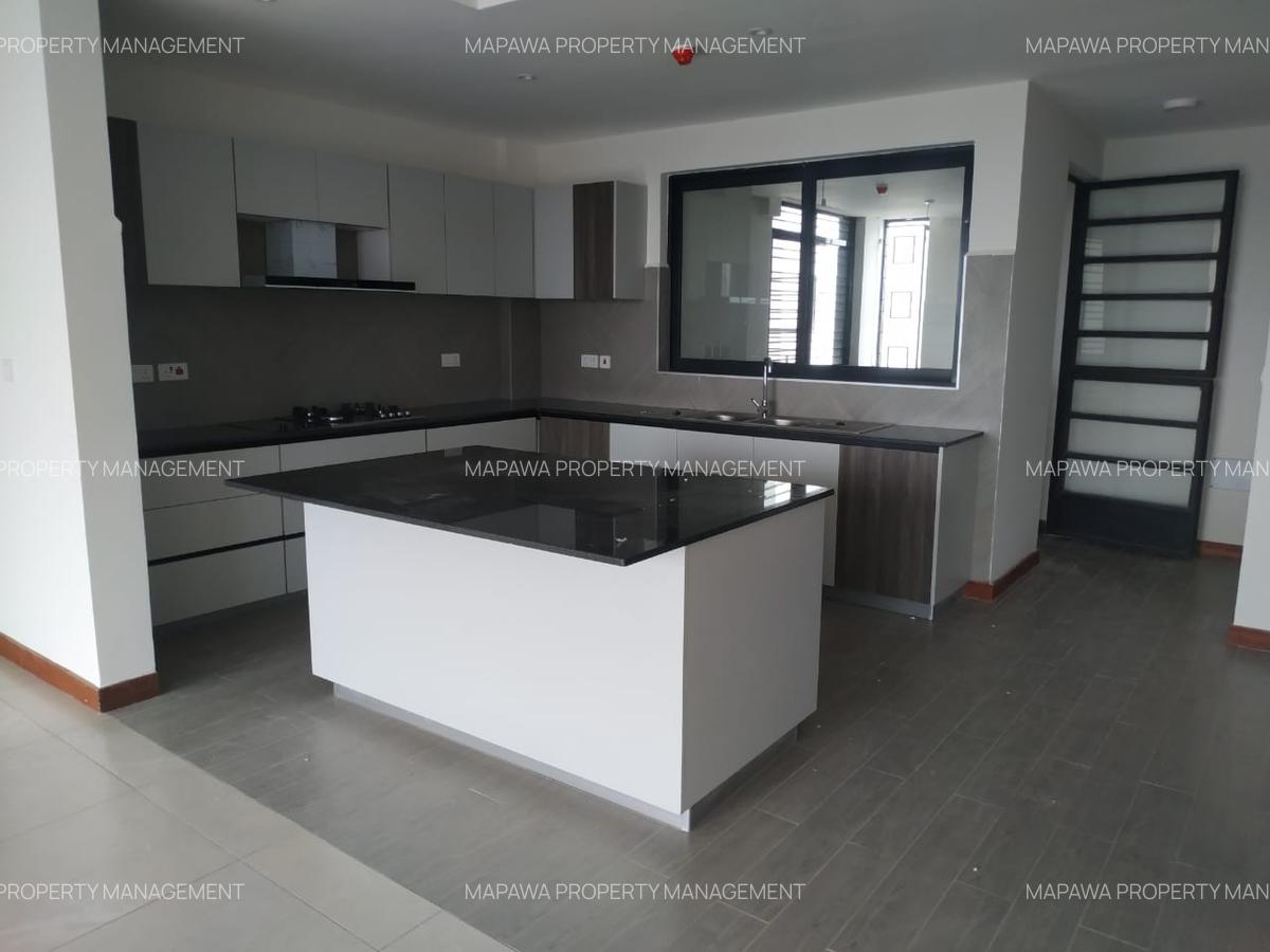 4 Bed Apartment with En Suite in Parklands - 1